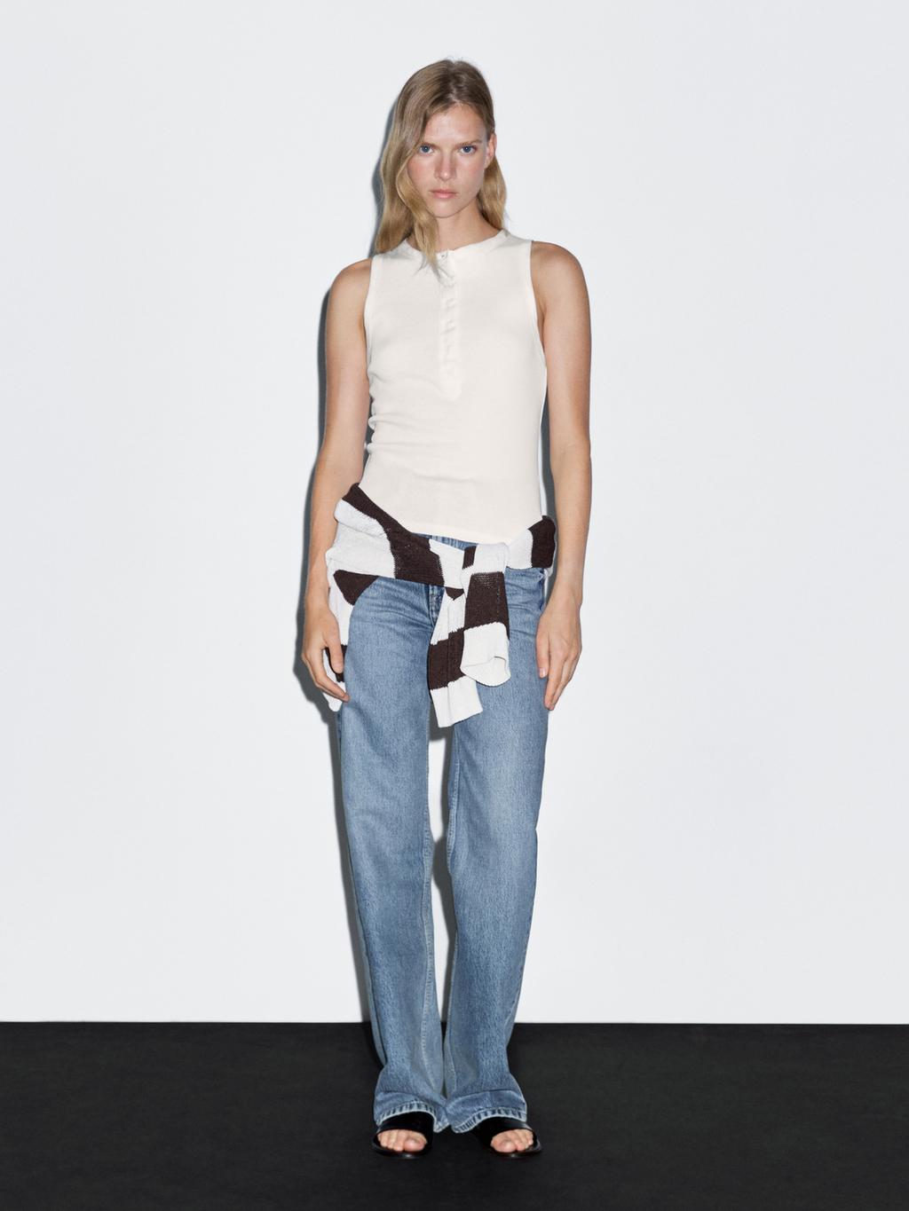 Top with contrast trim detail