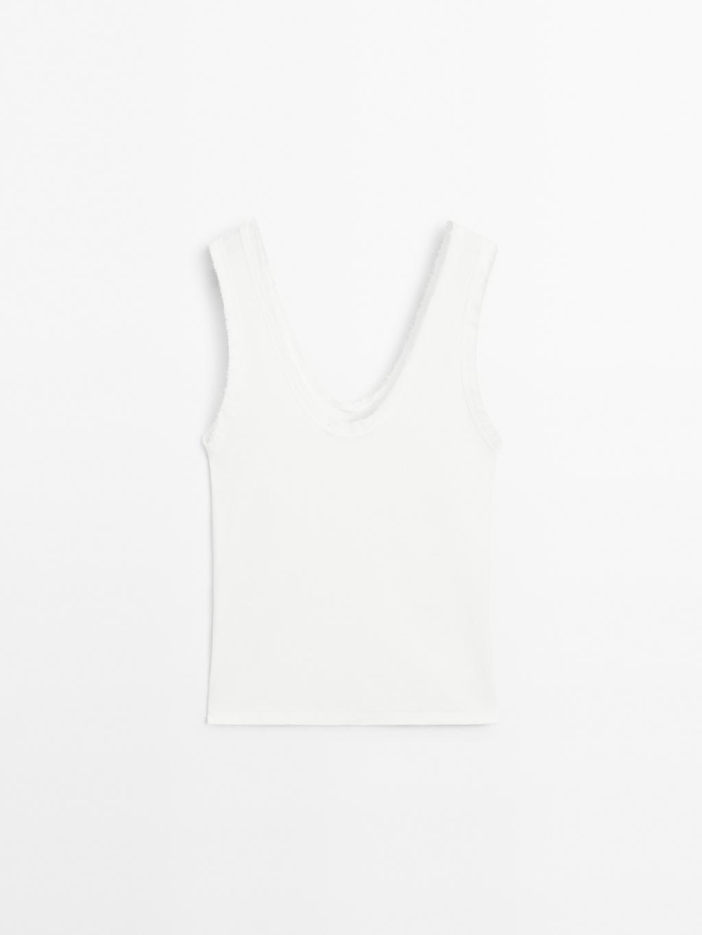 Cotton blend top with frayed piping