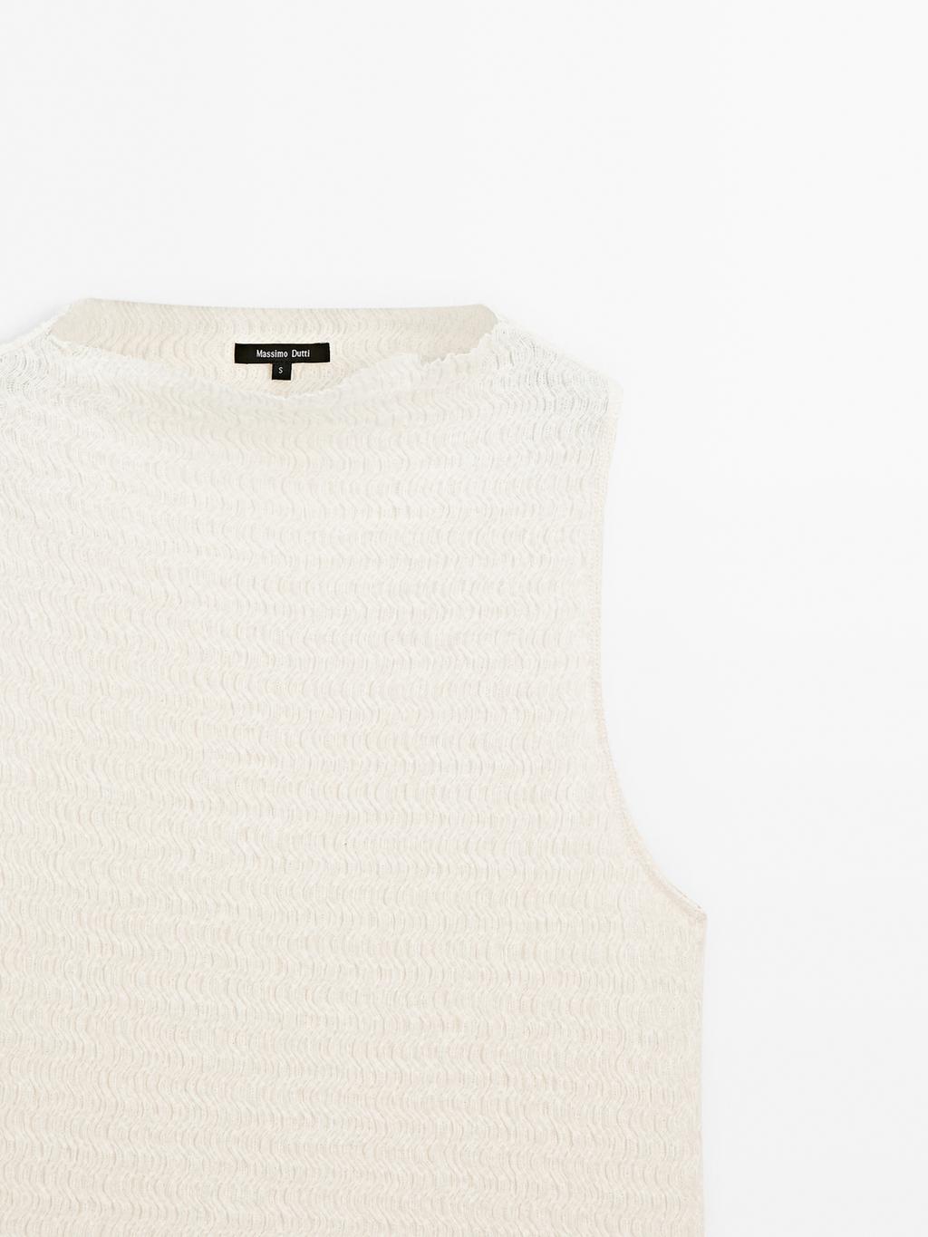 Textured cotton blend top
