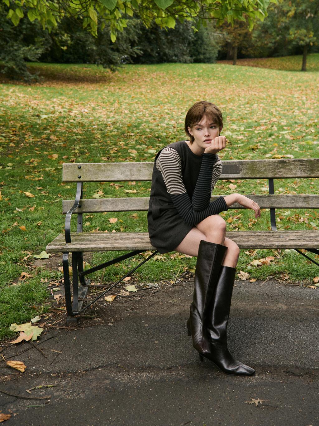 Short sleeve striped shirt