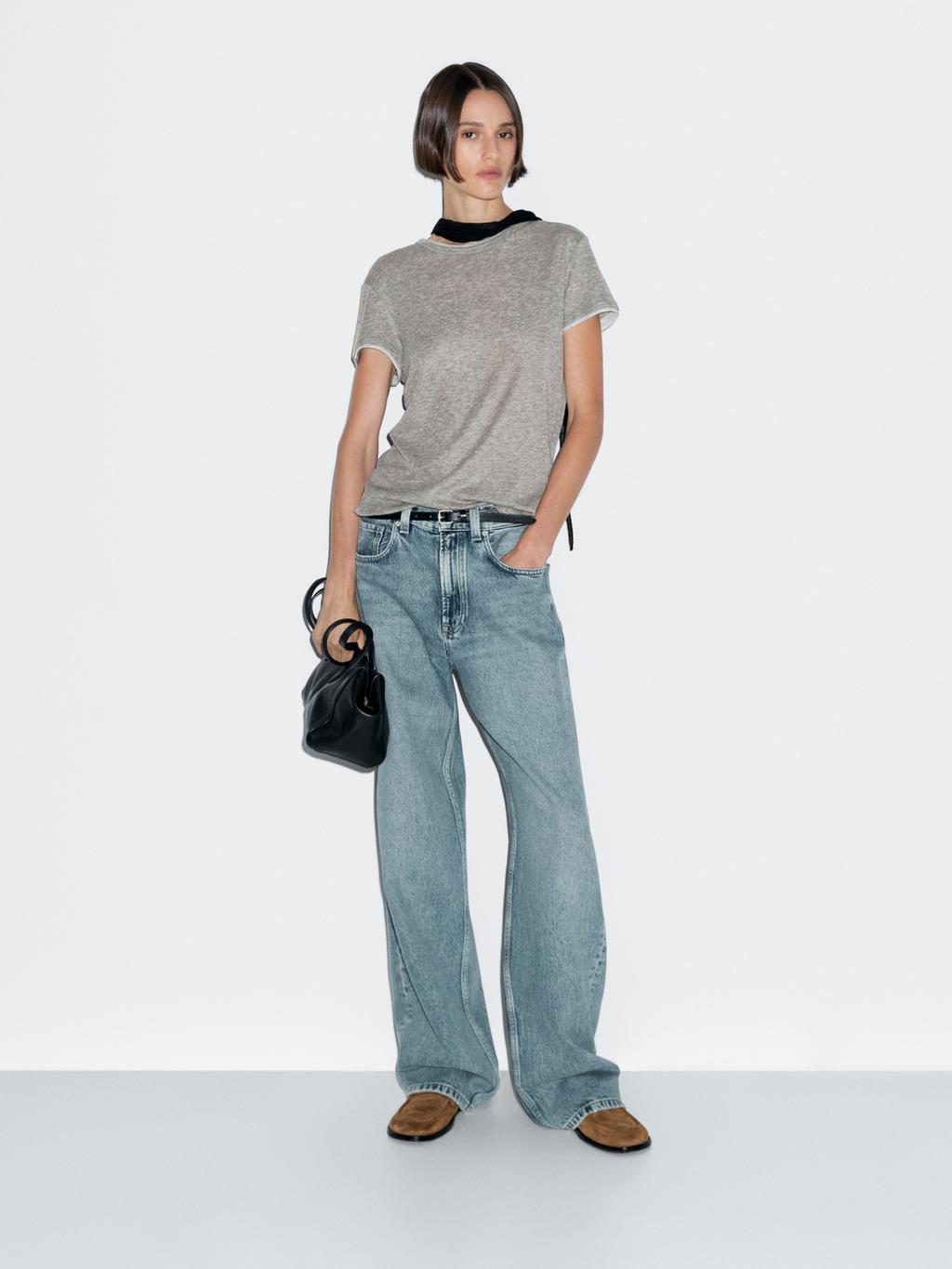 Short sleeve T-shirt with double trim