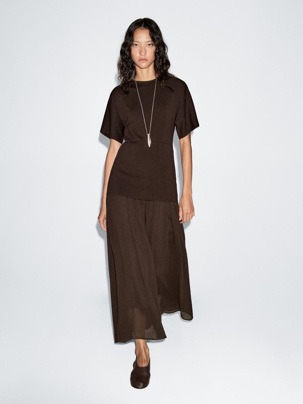 Knit dress with contrast gathered detail