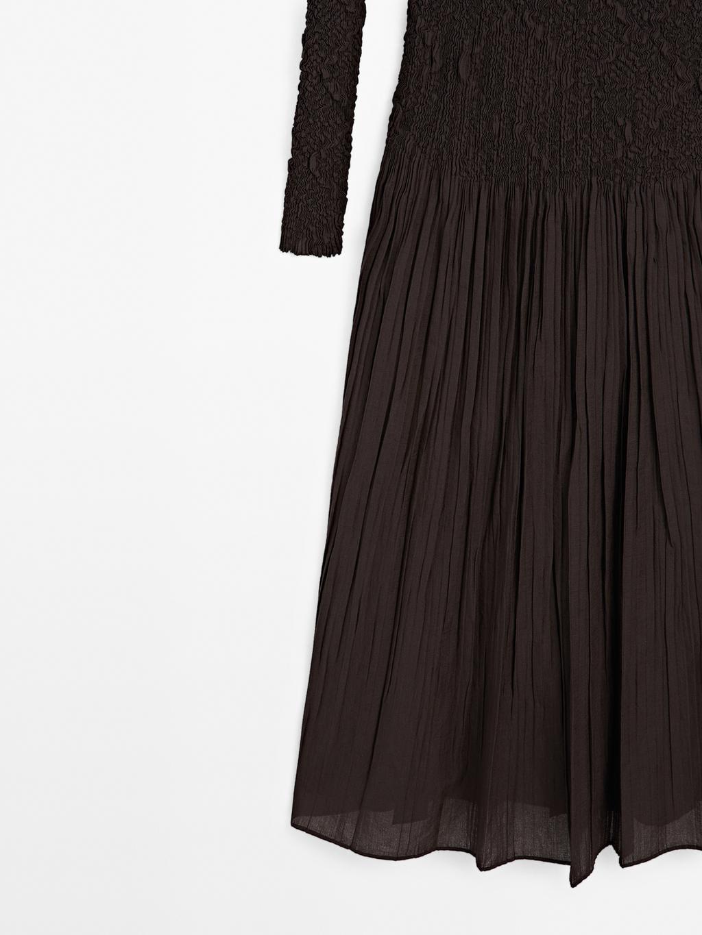 Long pleated stretch dress