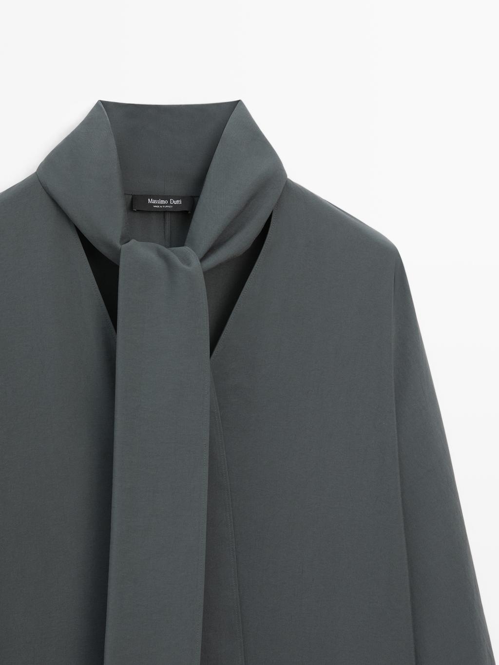 V-neckline midi dress with tie detail