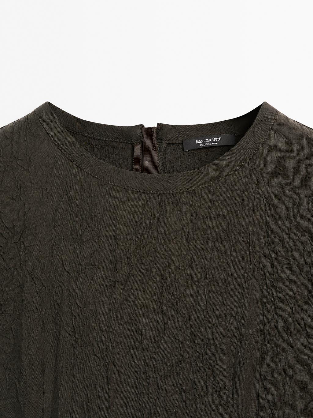 Long satin dress with short sleeves