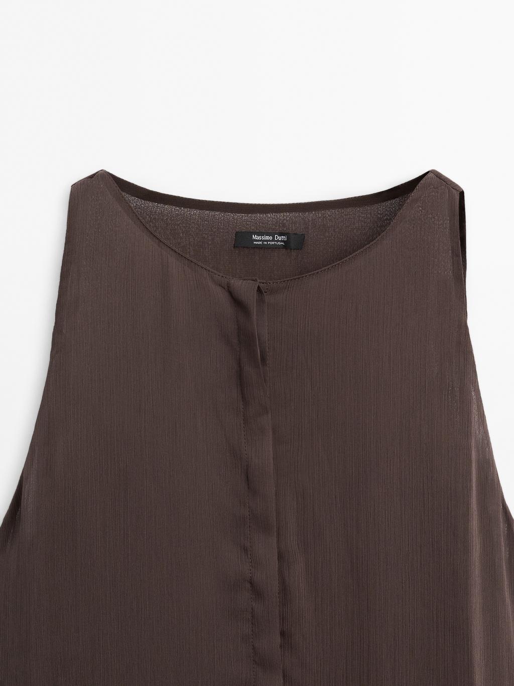 Long flowing dress with ruffles