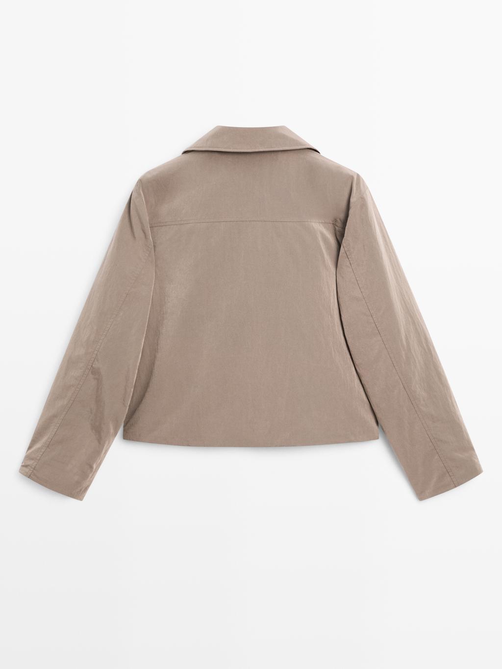 Short water-repellent puffer jacket