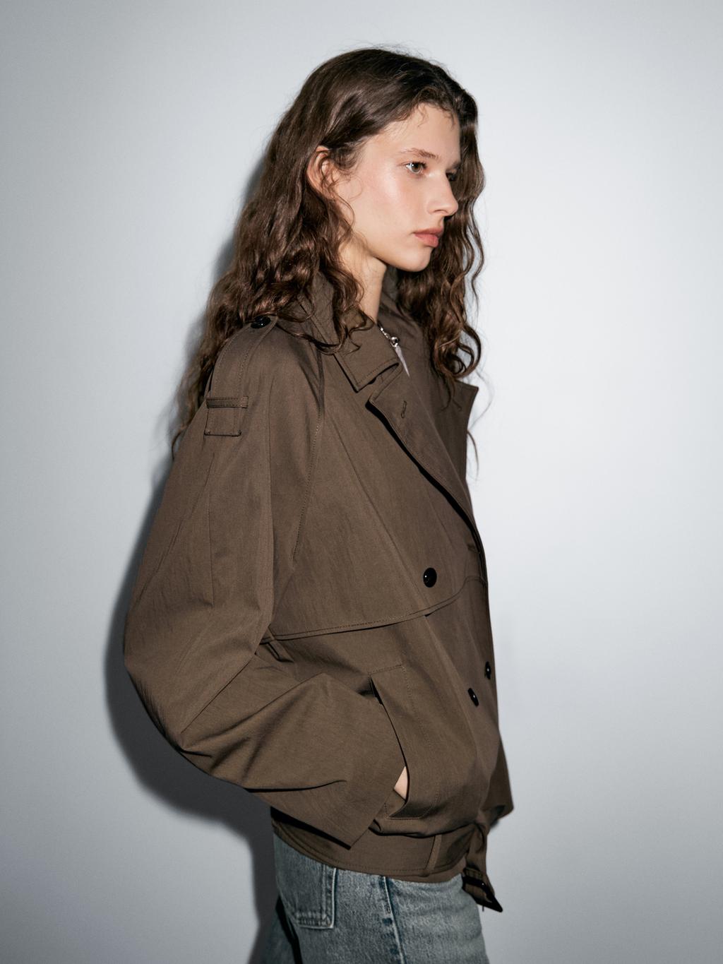Short trench coat with belt detail