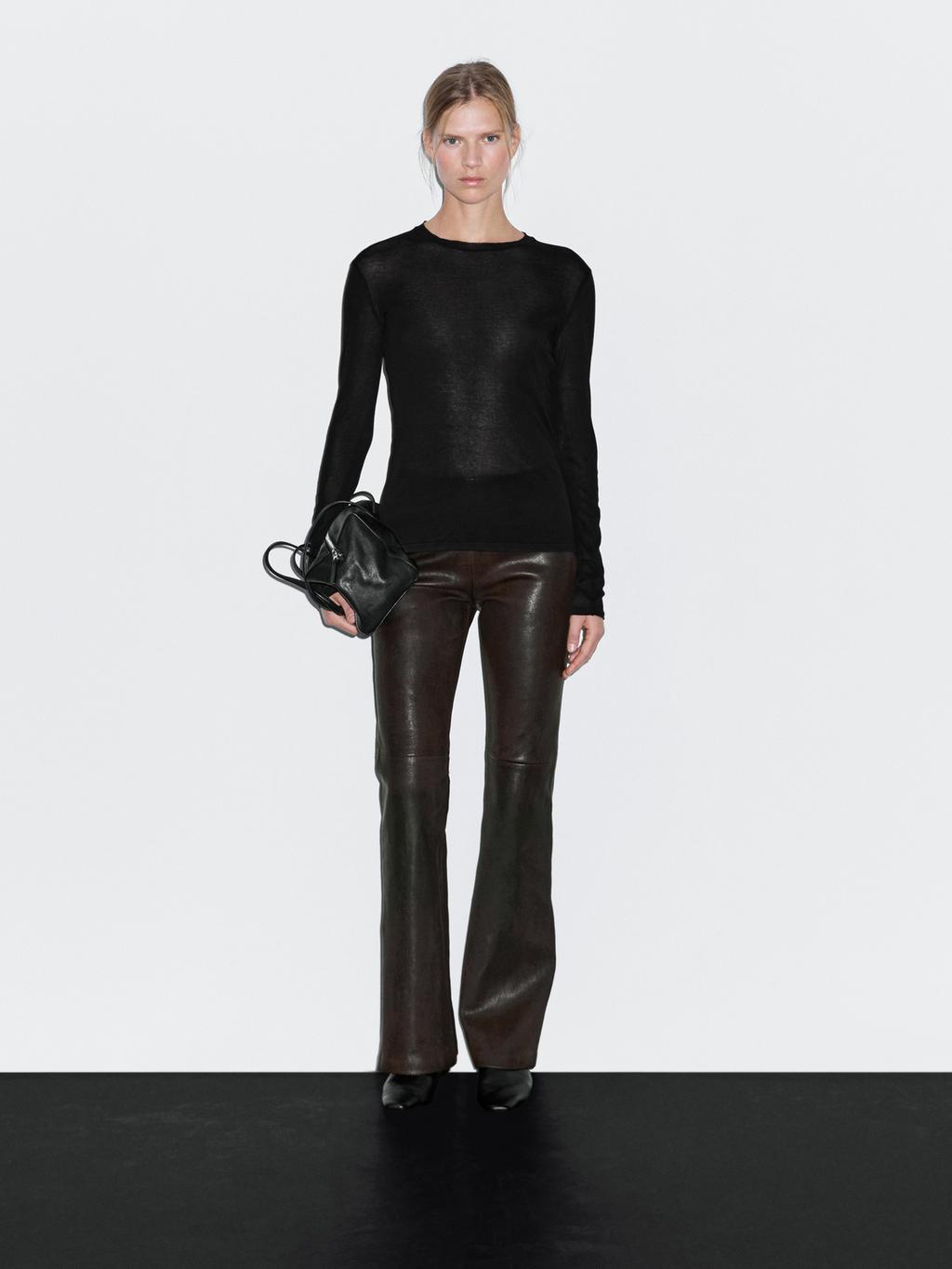 100% cotton semi-sheer T-shirt with collar detail