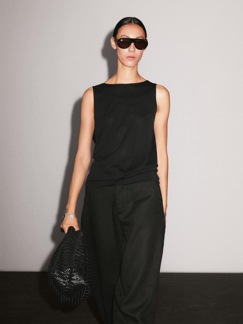 100% cotton top with draped low-cut back