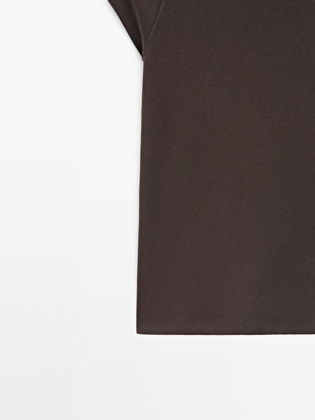 Cotton T-shirt with short raglan sleeves