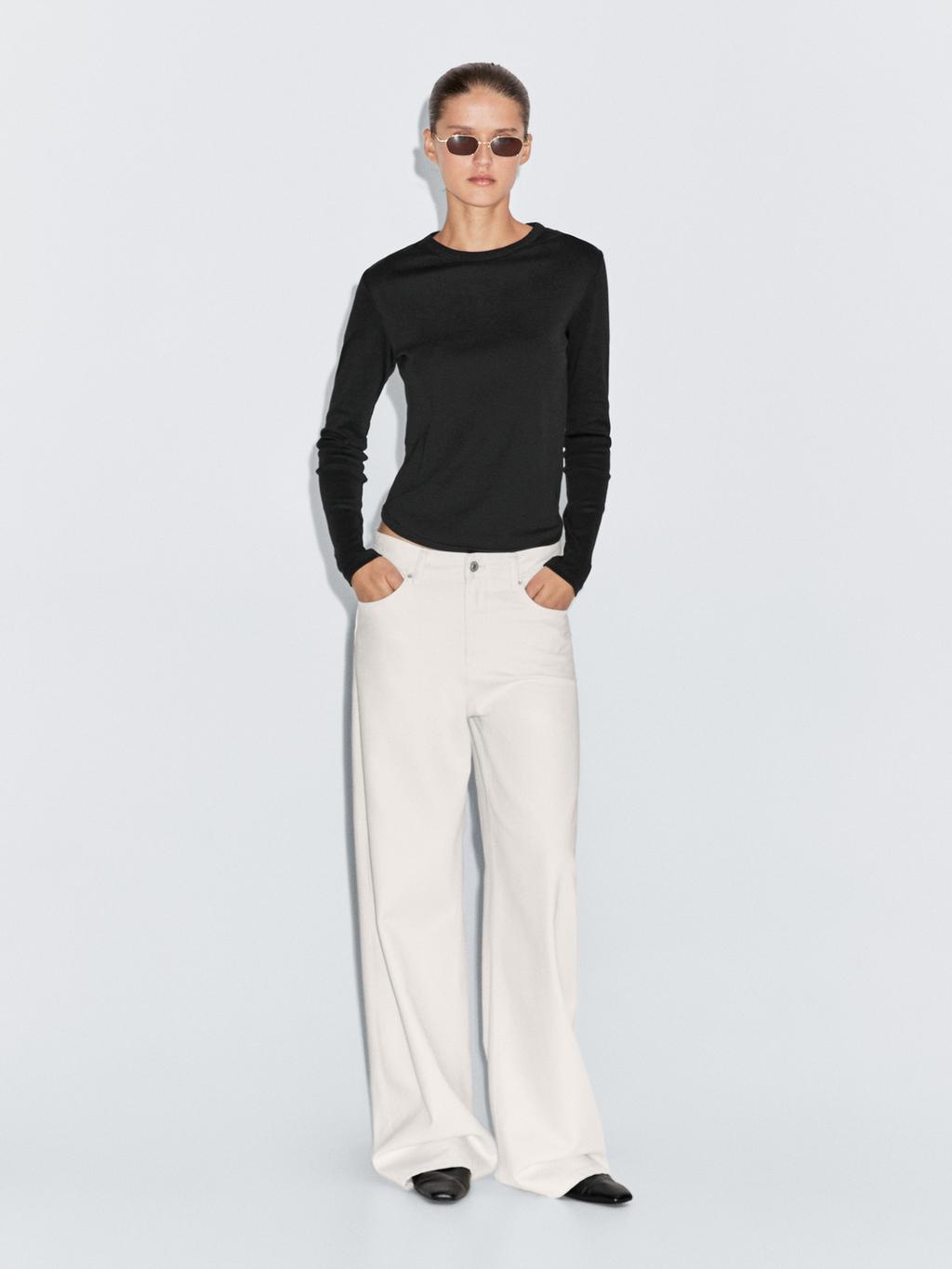 Long sleeve T-shirt with rounded hem