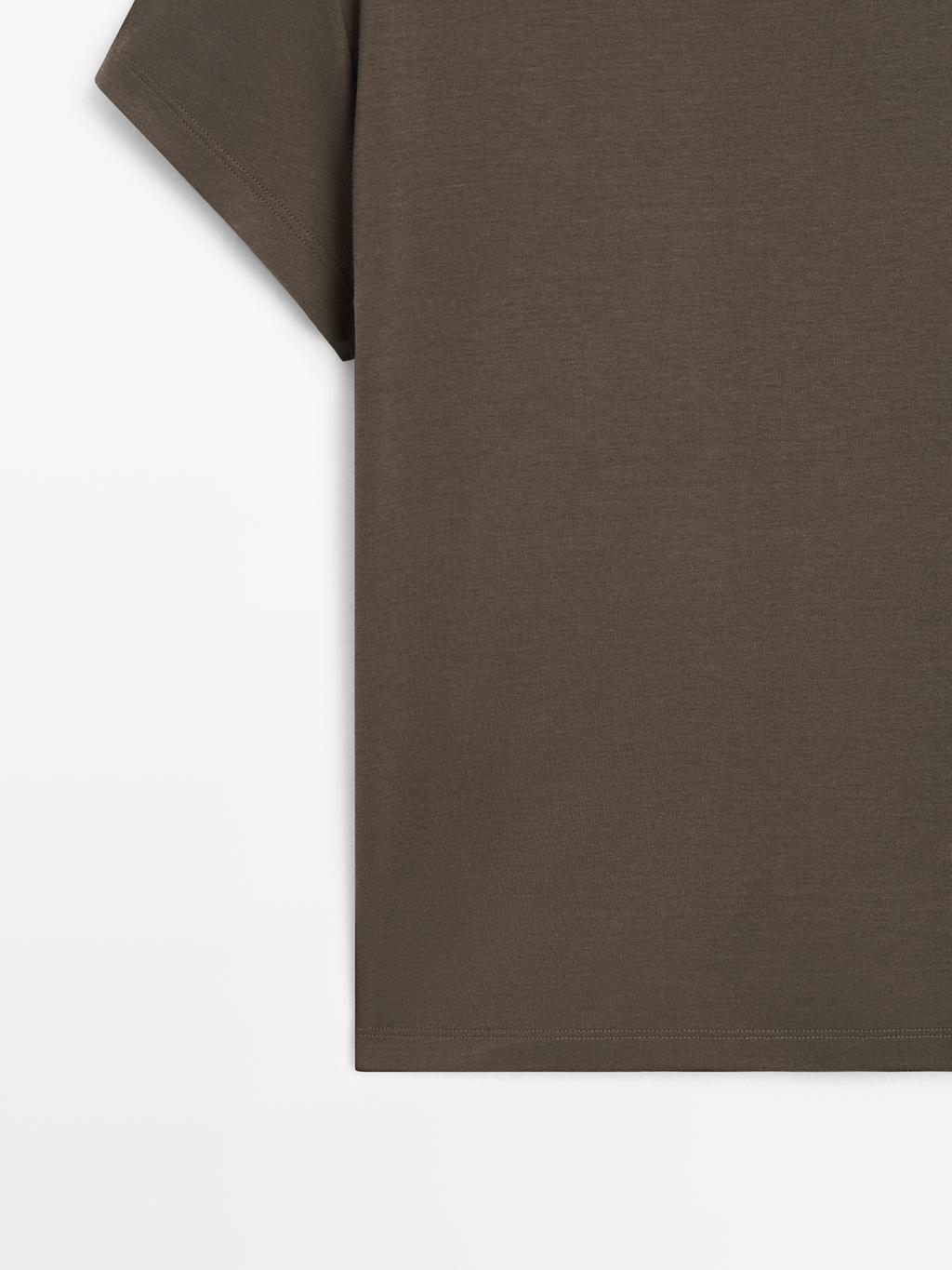 Cropped T-shirt with contrast ribbed trims