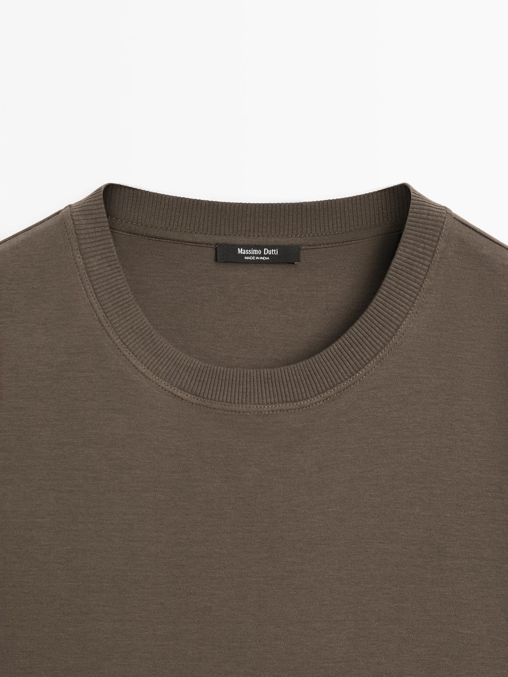 Cropped T-shirt with contrast ribbed trims