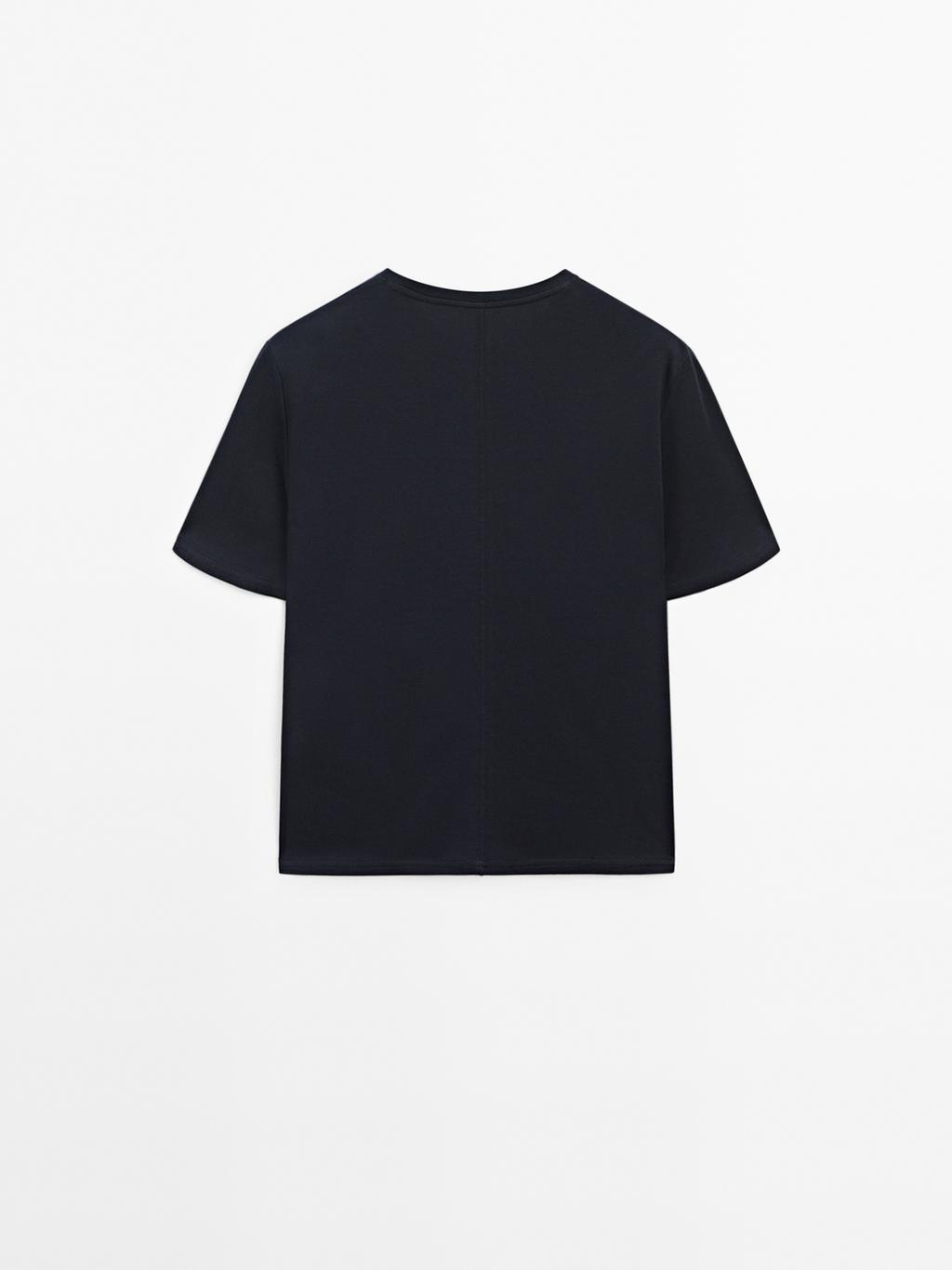Short-sleeve T-shirt with back seam detail