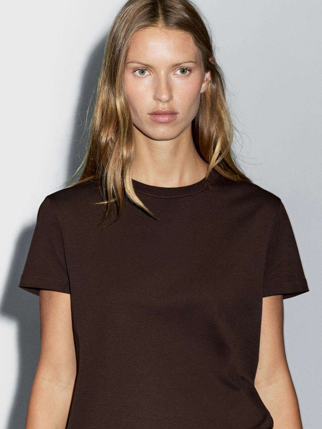 100% cotton T-shirt with seam detail