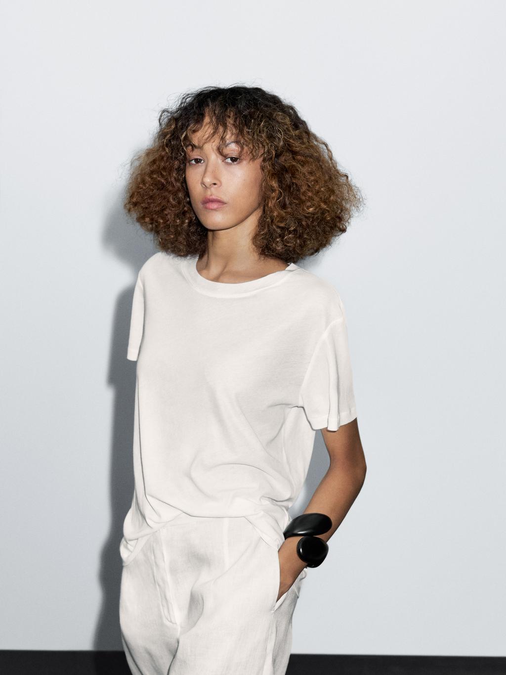 Lightweight short sleeve T-shirt