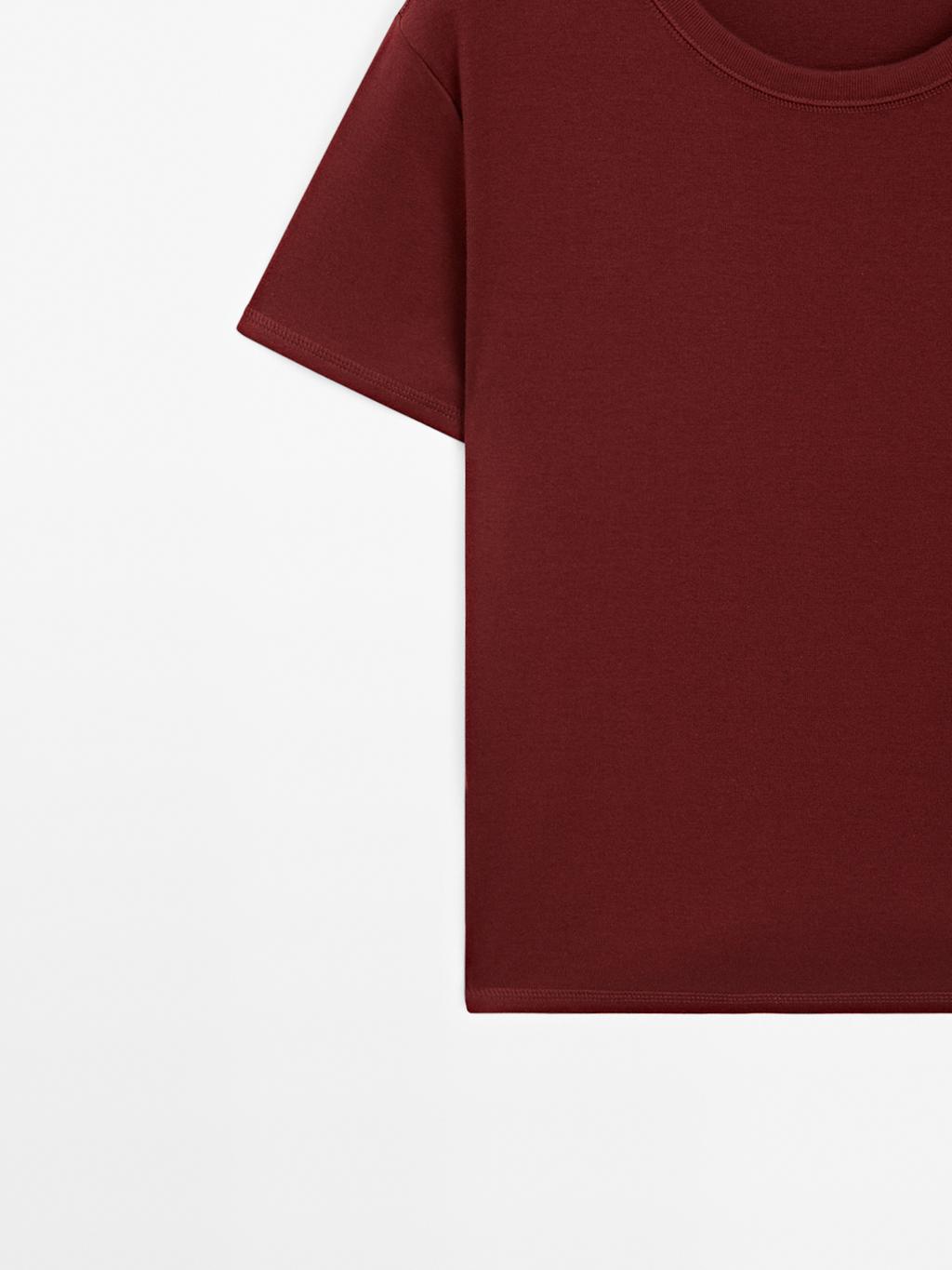 Regular fit t-shirt with collar detail