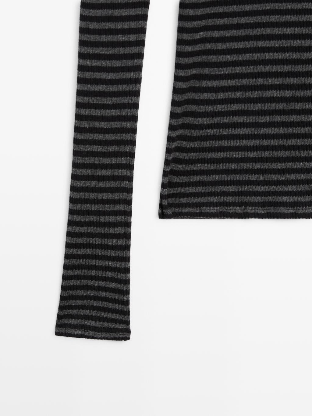 Striped long sleeve T-shirt