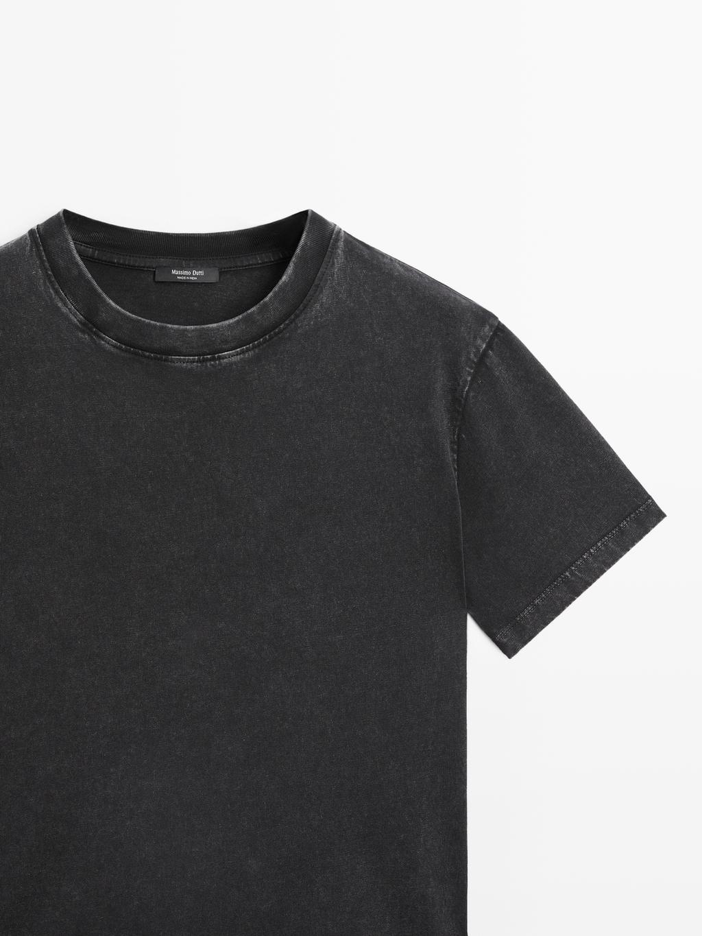 Distressed oversize T-shirt