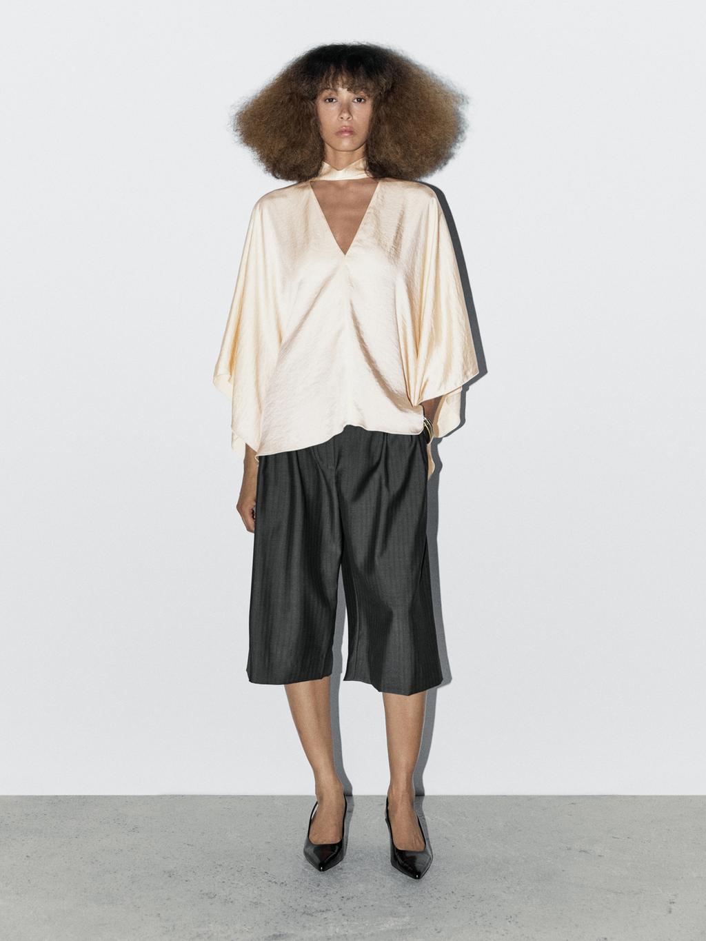 Flowing V-neck blouse - STUDIO