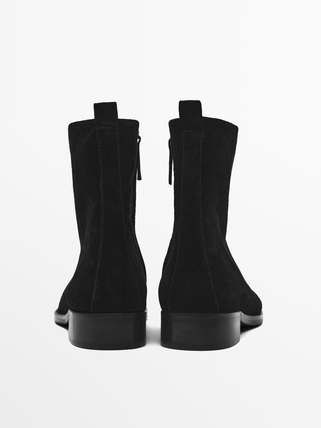 Flat split suede ankle boots