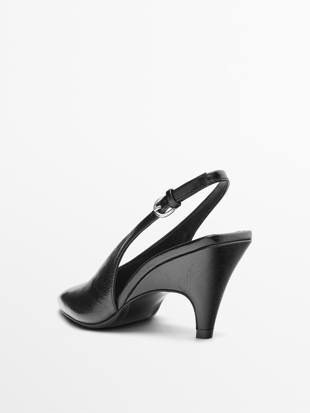 Leather high-heel shoes