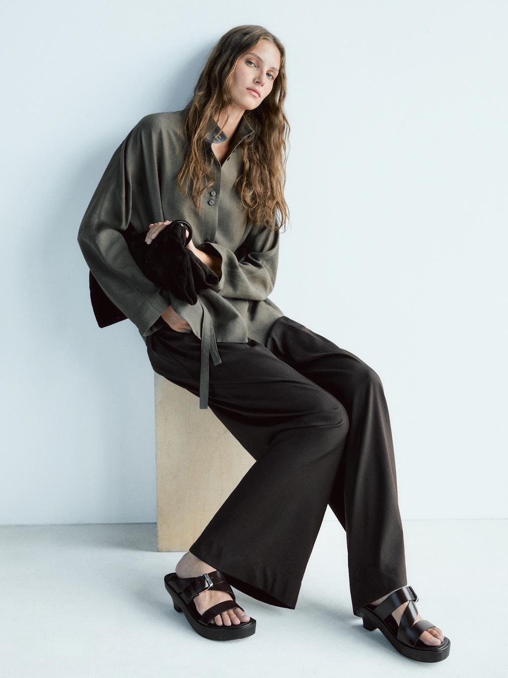 Sandals with wooden heels