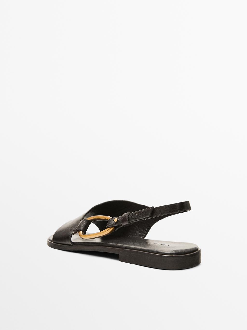 Leather sandals with ring detail