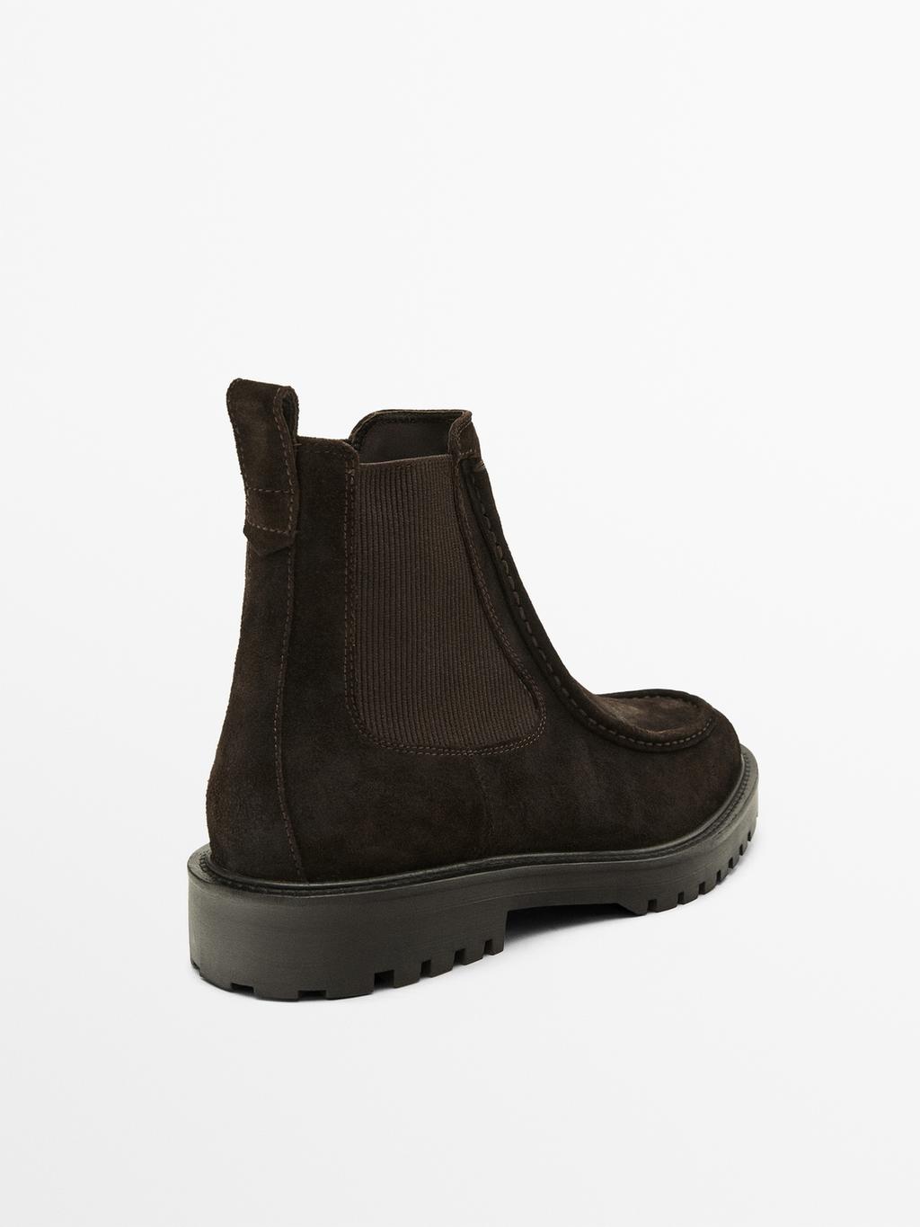 Oiled split leather Chelsea boots