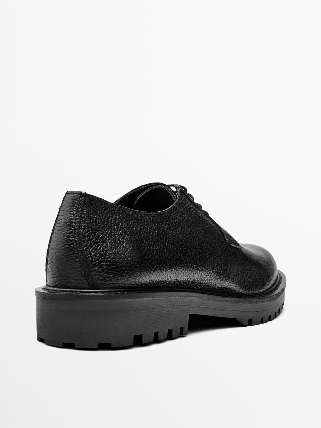 Leather track sole shoes